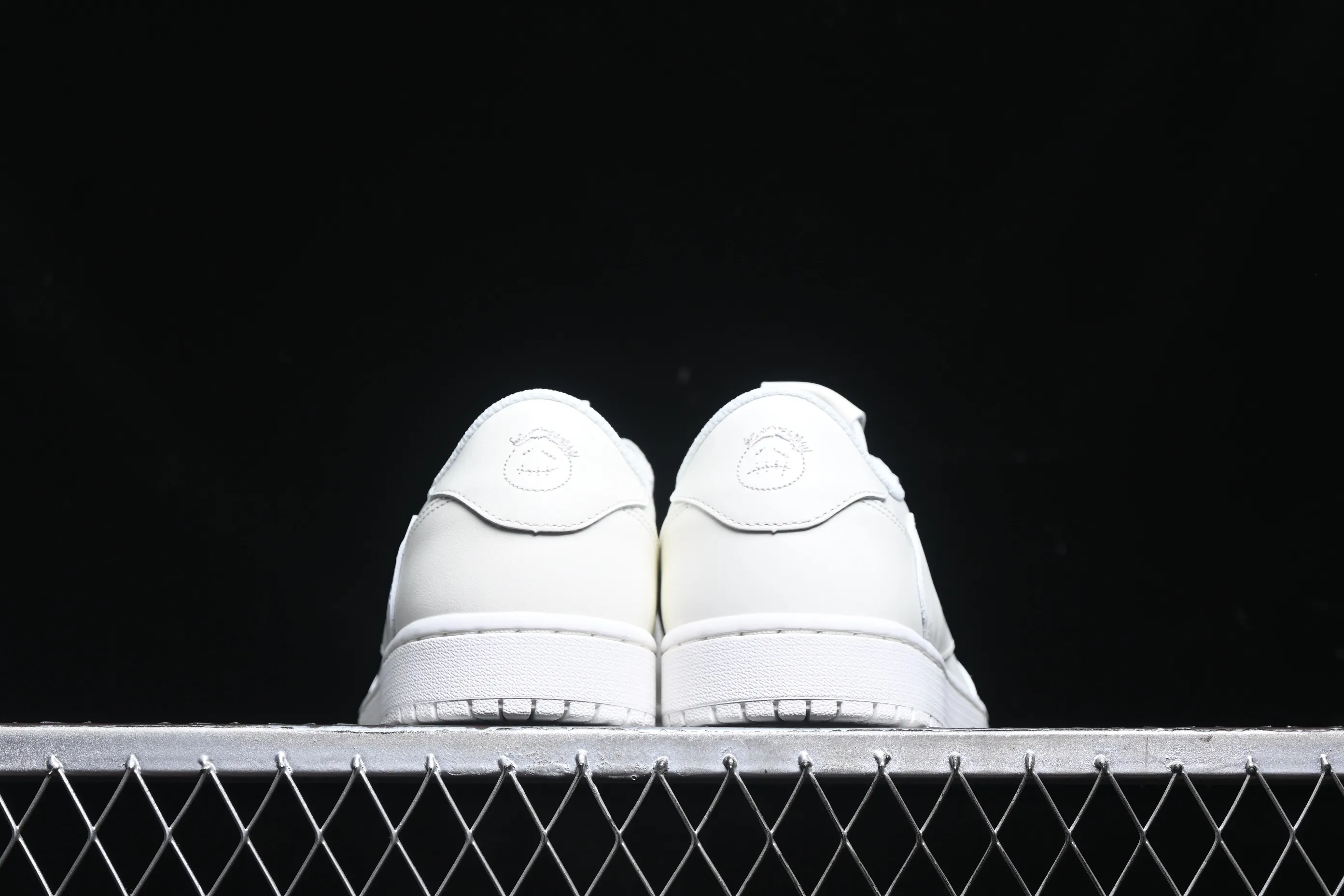 All categories Air Jordan Jordan series basketball shoes Air Jordan 1 Low Pure original Travis Scott x Air Jordan Low OG SP AJ1 Joe 1 TS joint barb low-top family and friends limited pure white TD1228-111